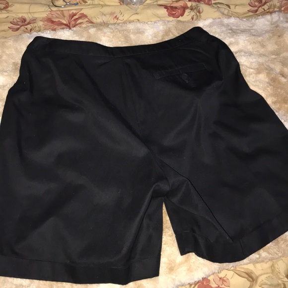 Women’s black Bermuda shorts - Picture 3 of 3